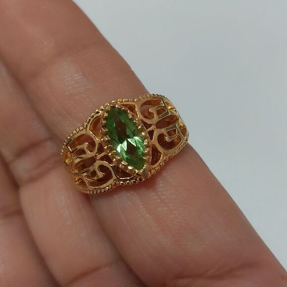 SETA Simulated Peridot Crystal Gold Plate Filigree Ring Size 7 August Birthstone - Picture 1 of 6